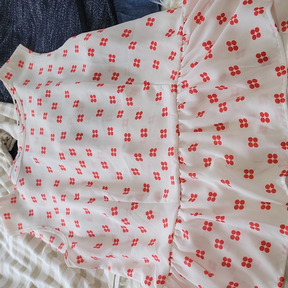 Tops - Picture 2 of 10